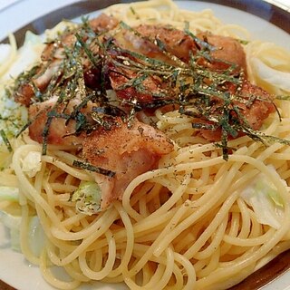 ガラスープで　鶏の照り焼きとキャベツのパスタ♬